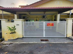 D'Haja 61 KLIA Sepang with 3 AIRCONDS & WiFi